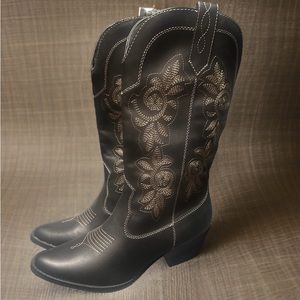 Women’s Black Cowboy Boots Size 9